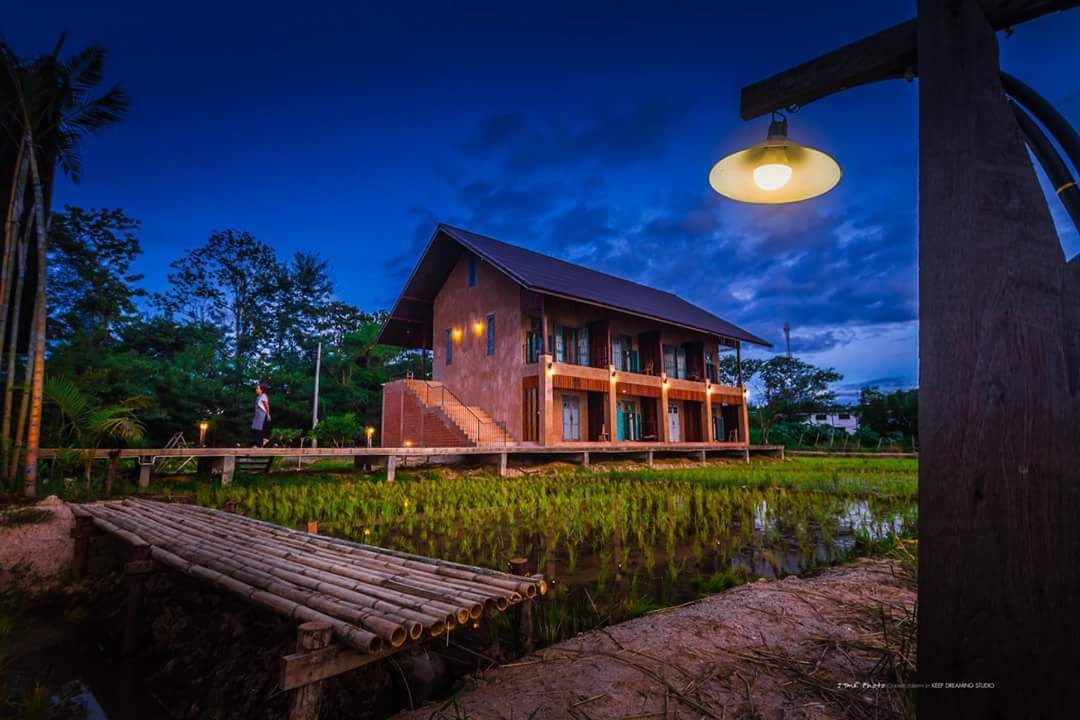 ภายนอกอาคาร Phu-Anna Eco House