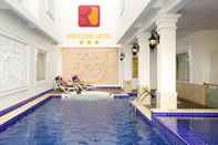Swimming Pool Romeliess Hotel
