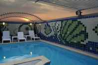 Swimming Pool Golden Globe Apartment