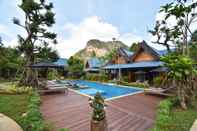 สระว่ายน้ำ The Nine Thipthara Resort @Klongson Krabi