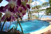 Kolam Renang Coco Cape Lanta Resort