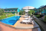 Swimming Pool Tum Mai Kaew Resort