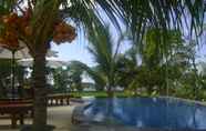 Kolam Renang 6 Mangga Villa Beach