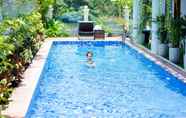 Kolam Renang 3 Avon Hotel