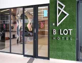 Lobi 2 B Lot Hotel