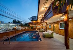 สระว่ายน้ำ 3 Viking Resort