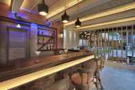Bar, Cafe and Lounge The Udaya Resorts & SPA