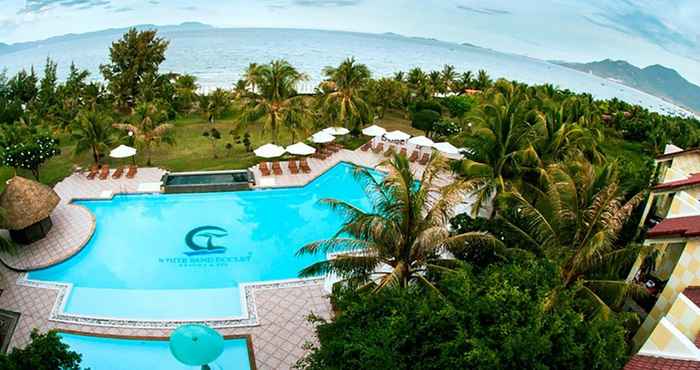 Hồ bơi White Sand Doc Let Resort & Spa