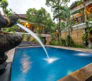 สระว่ายน้ำ 5 Tropical Bali Hotel