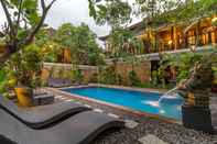 สระว่ายน้ำ Tropical Bali Hotel