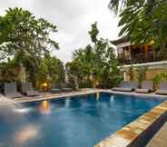 สระว่ายน้ำ 2 Tropical Bali Hotel