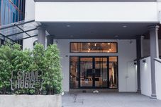 外観 Siamhubbiz Hostel