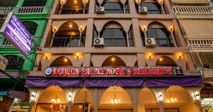 Lobi Babylon Palace Hotel