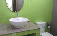 Toilet Kamar 7 The Palm Village