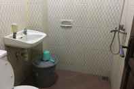 Toilet Kamar Hotel Wiryomartono