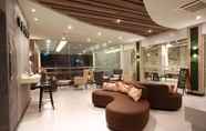 Lobby 4 Levana Hotel