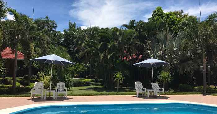 Swimming Pool Areeya Resort Saiyok