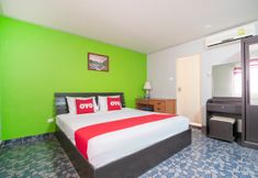 Bedroom 5 Green Beach Room