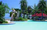 Kolam Renang 2 Rock Garden Beach Resort