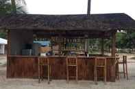 Bar, Kafe dan Lounge La Playa Estrella Beach Resort