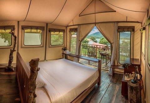 Phòng ngủ Lak Tented Camp