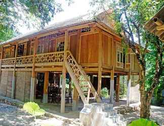 Bên ngoài 2 Phong Hao Homestay