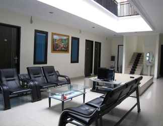 Sảnh chờ 2 Modern Room near Stadion Utama Sepakbola Riau (D19)