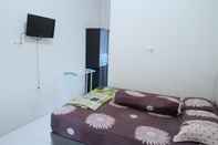 ห้องนอน Clean Room near RS Awal Bros Pekanbaru (LMB)