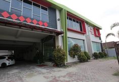 Bangunan 2 OYO 1864 Tiara Guest House