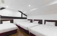 Kamar Tidur 4 Charlie's Budget Hotel