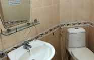 Toilet Kamar 6 Bao Vy Hotel