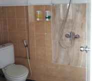 Toilet Kamar 5 2 Sleep Guest House