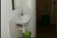 Toilet Kamar 2 Sleep Guest House