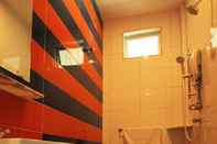 In-room Bathroom Eastville Residence