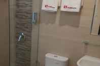 Toilet Kamar Sumi Hotel Surabaya