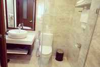 In-room Bathroom Grand Hotel Hoa Binh