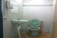 Toilet Kamar Budget & Comfort Hostel Kuching