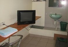 Bedroom 6 Budget & Comfort Hostel Kuching