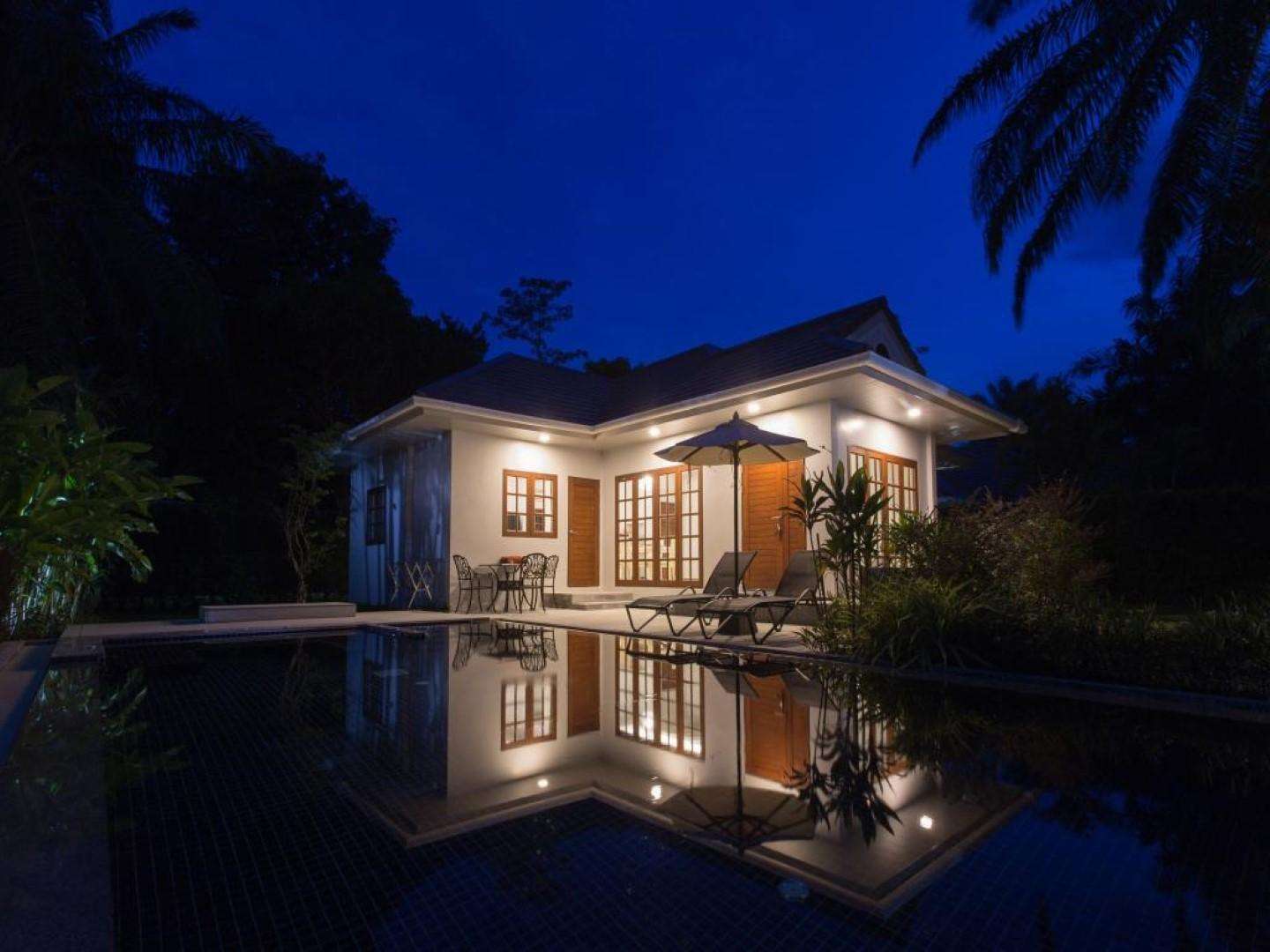 4 pool villas. 30 Миллионов вилла в Тайланде. Белая вилла Таиланд фото. Oasis Villa Krabi ao nang. Alisea batazzi.