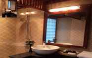 Toilet Kamar 7 Sapa Garden Bed & Breakfast