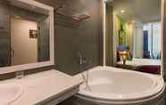 In-room Bathroom 4 Hanka Hotel Nha Trang