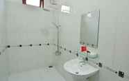 Toilet Kamar 2 Red Rose Villa