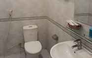 Toilet Kamar 7 Hai Anh Hotel