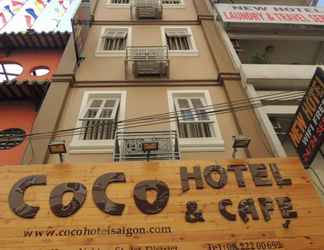 Bên ngoài 2 CoCo Hotel