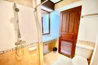 Toilet Kamar Crystal Hotel