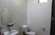 In-room Bathroom 6 KCC Homestay Dalat