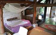 Kamar Tidur 2 Thai Artist Stilt House - H2H