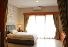 Bedroom 2 D'khayangan Hotel