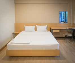 Kamar Tidur 4 Grand Leo Hotel