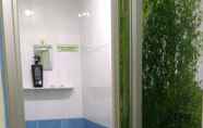 Toilet Kamar 6 Seri Damai Muslim Homestay